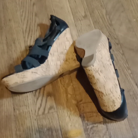 Steve Madden - Picture 4 of 4